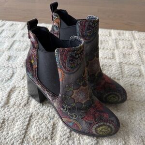 BP. Trolley Leather Stacked Heel Bootie
Taupe 7 eclectic coquette girl